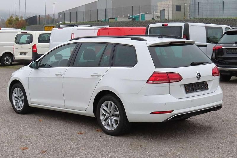 Gebraucht VW Golf VII 116 PS (85 kW) 2020 Pure white Kombi