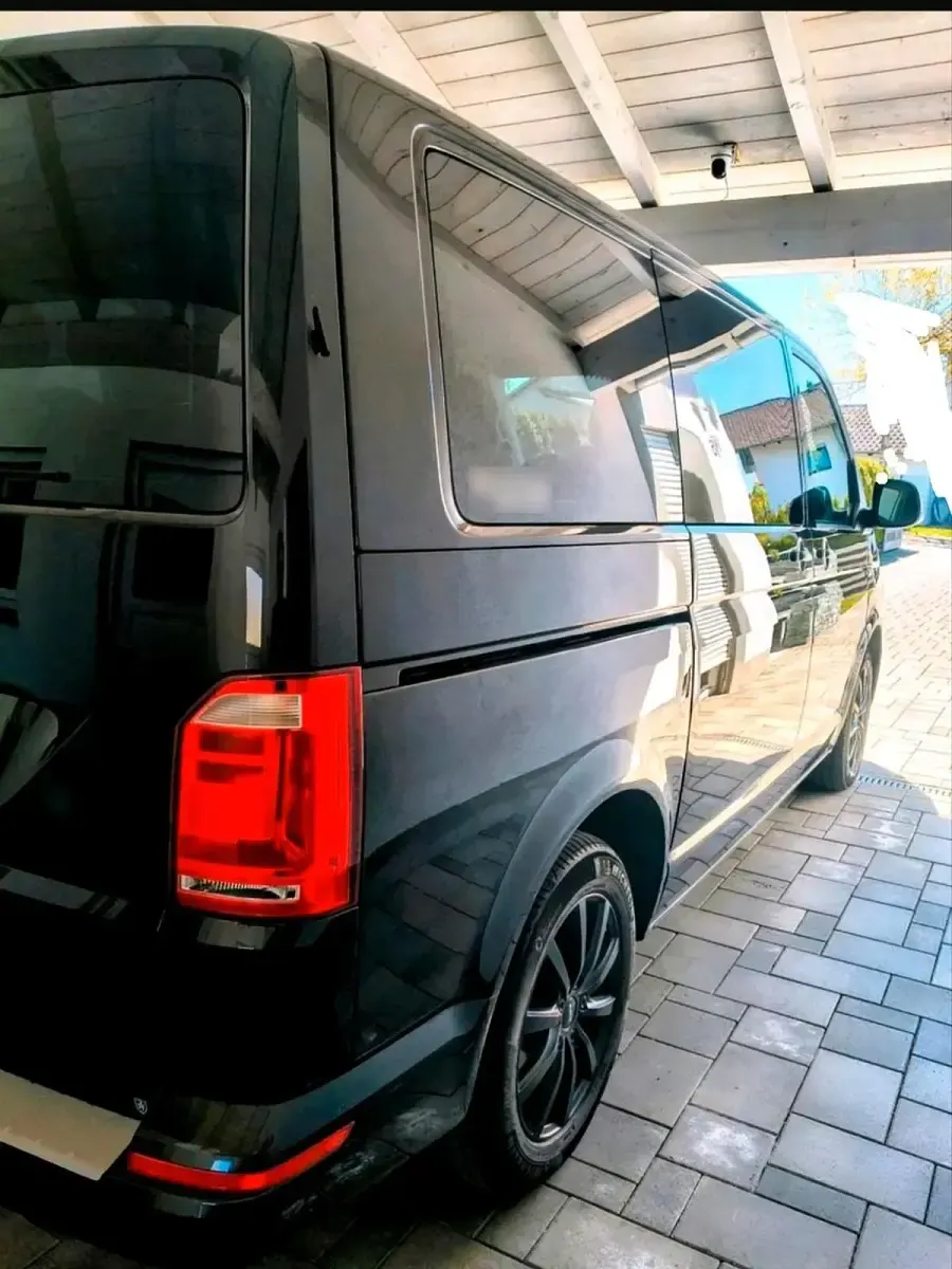 Gebraucht VW Multivan 150 PS (110 kW) 2018 Schwarz Van / Kleinbus