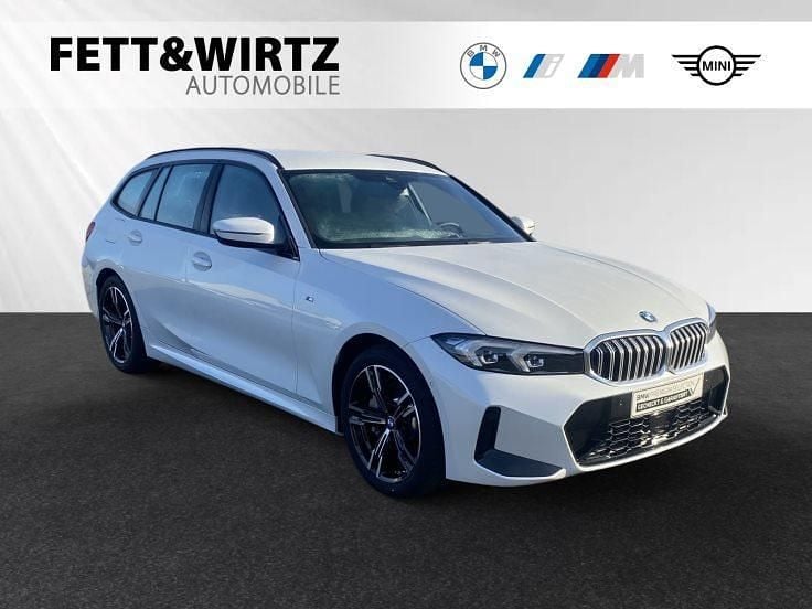 Mineralweiss metallic Gebraucht 2024 BMW 330 Efficient Dynamics Kombi | 36.890 € (Superpreis) - Bild 1/3