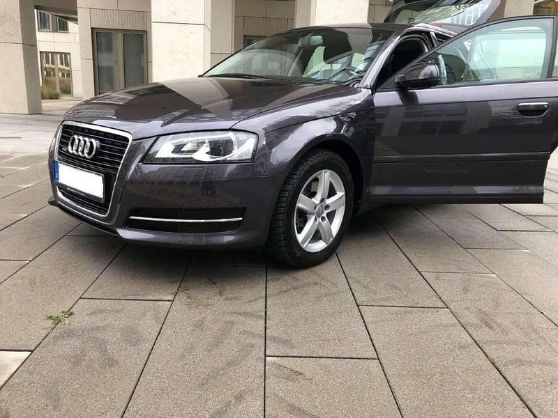 Gebraucht Audi A3 Attraction 140 PS (102 kW) 2012 Grau Kleinwagen