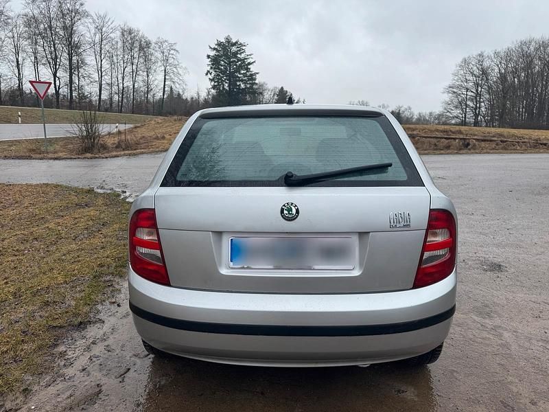 Gebraucht Skoda Fabia 69 PS (50 kW) 2000 Silber Limousine