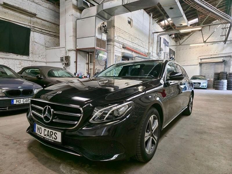 Obsidianschwarz Gebraucht 2019 Mercedes E200 Kombi | 25.490 € (Superpreis) - Bild 1/4