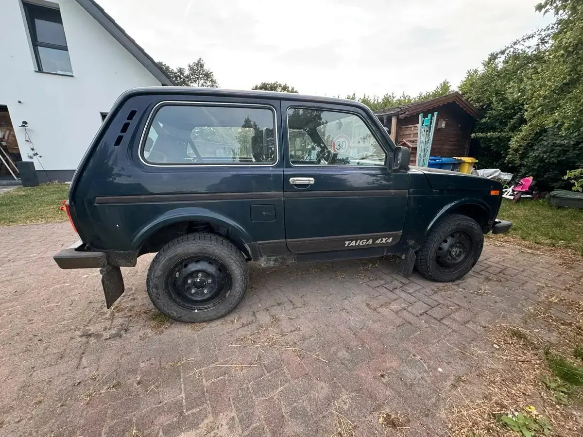Gebraucht Lada Taiga 83 PS (61 kW) 2014 Grün SUV