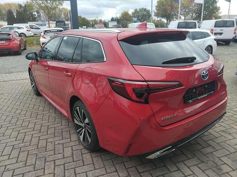 Ny Toyota Corolla 196 HK (144 kW) 2025 Rød Stationcar