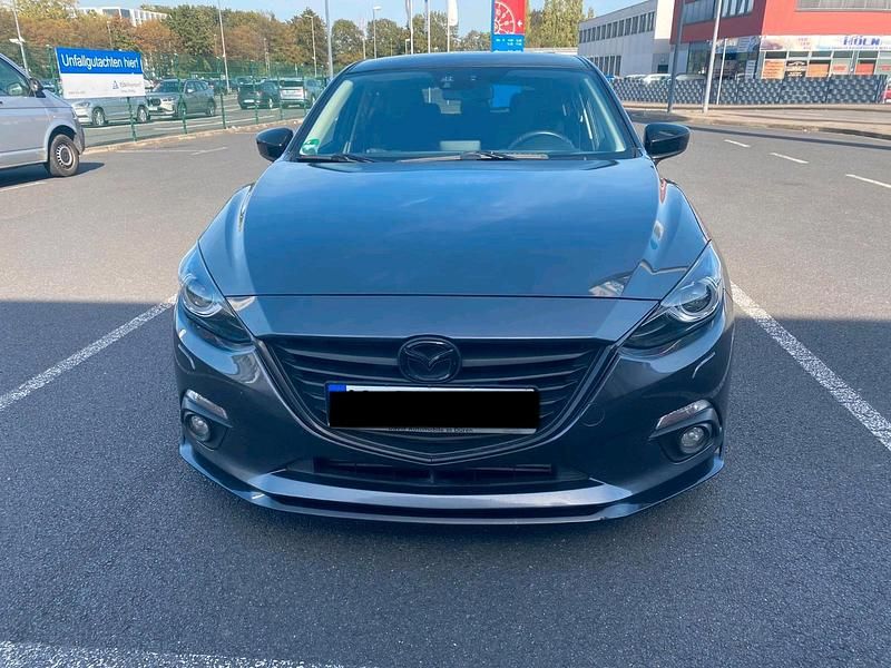 Grau Gebraucht 2016 Mazda 3 Nakama Kleinwagen | 6.200 € (Superpreis) - Bild 1/4