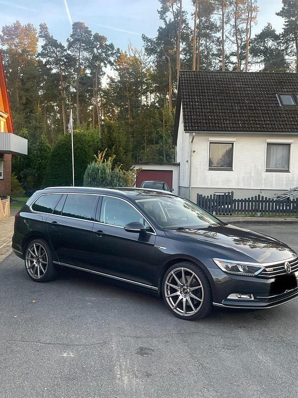 Gebraucht VW Passat 238 PS (175 kW) 2018 Andere farben Kombi