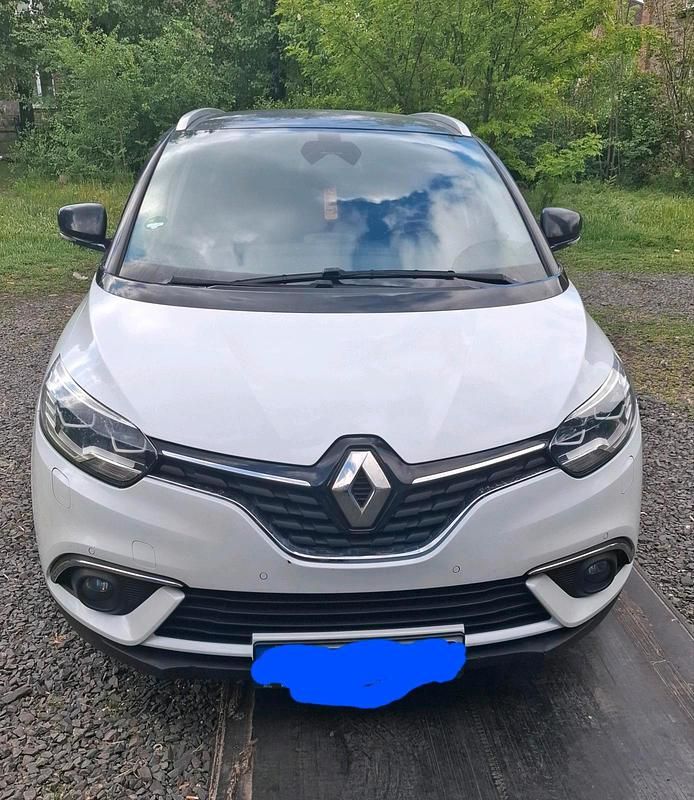 Weiß Gebraucht 2017 Renault Grand Scénic IV Van / Kleinbus | 9.560 € - Bild 1/4