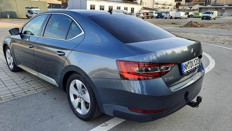 Gebraucht Skoda Superb Style 190 PS (139 kW) 2017 Grau Limousine