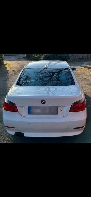 Gebraucht BMW 523 177 PS (130 kW) 2005 Weiß Limousine
