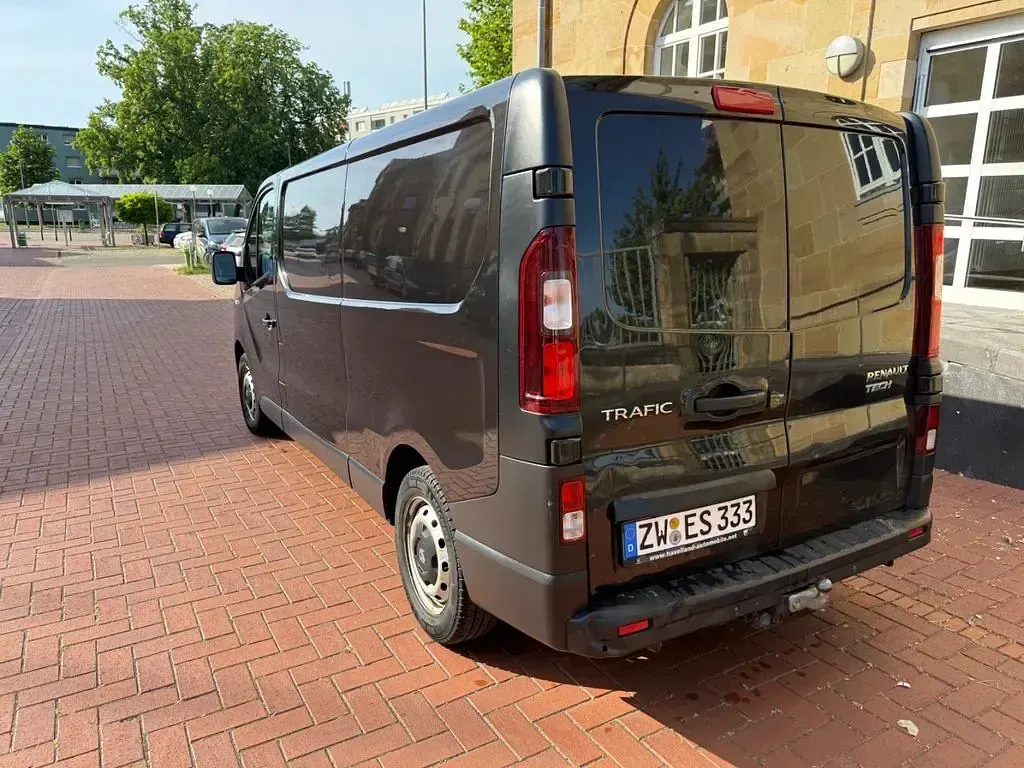 Gebraucht Renault Trafic 121 PS (88 kW) 2019 Schwarz Van / Kleinbus