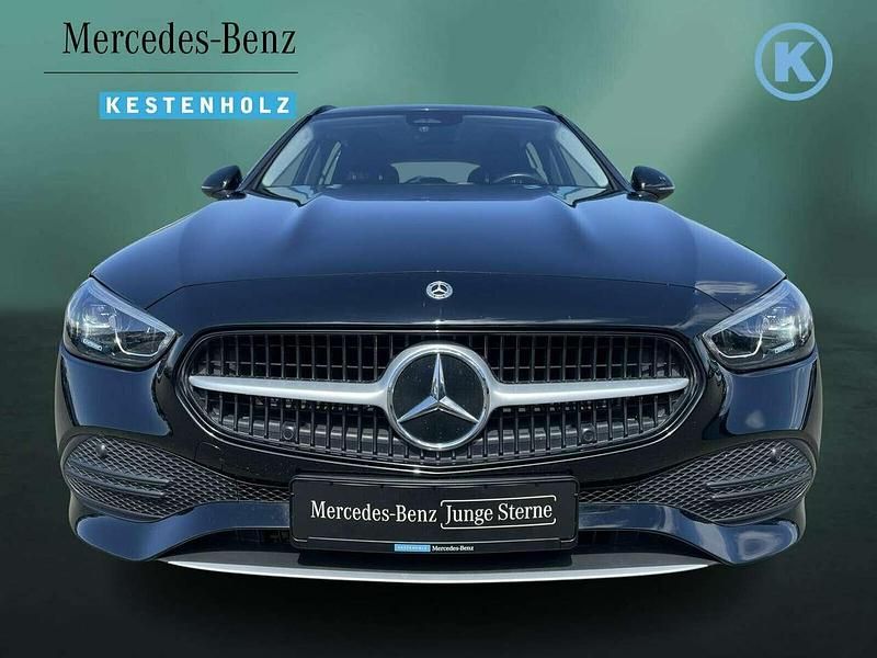 Gebraucht Mercedes C200 163 PS (119 kW) 2023 Unilack schwarz Kombi