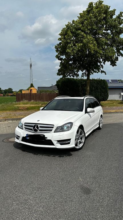 Weiß Gebraucht 2014 Mercedes C300 AMG Limousine | 18.000 € (Teuer) - Bild 1/4