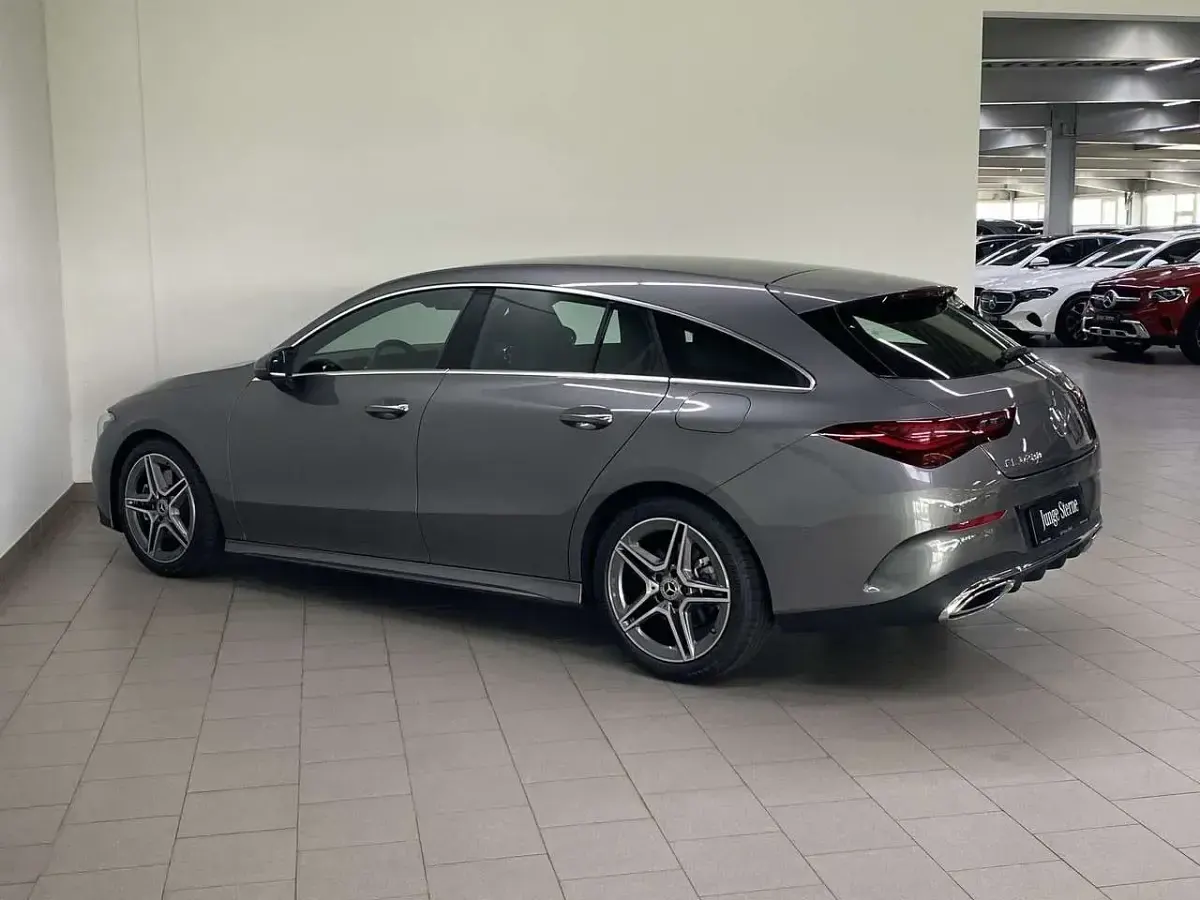 Gebraucht Mercedes CLA200 AMG 163 PS (119 kW) 2025 Lack mountaingrau Limousine