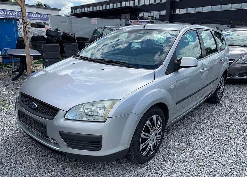 Silber Gebraucht 2006 Ford Focus Fun X Kombi | 1.000 € (Fairer Preis) - Bild 1/4