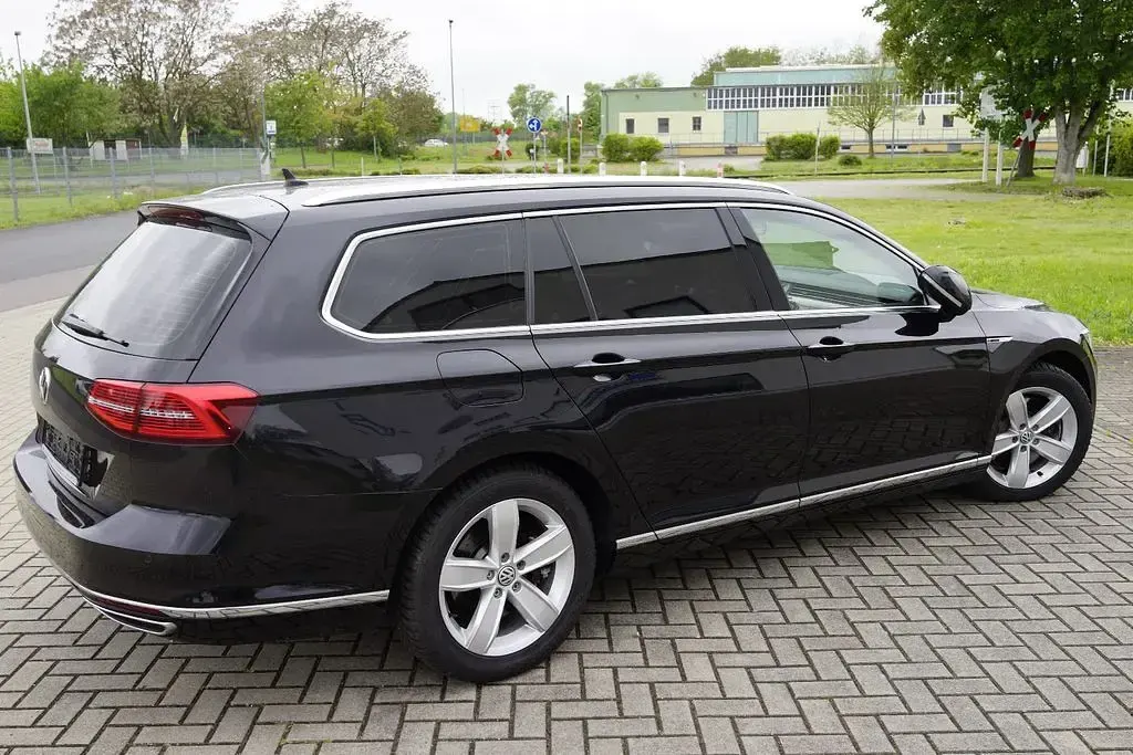 Używany VW Passat Highline 239 KM (175 kW) 2014 Czarny Kombi