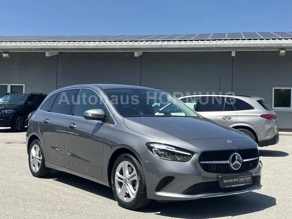 Gebraucht Mercedes B250e Advanced 163 PS (119 kW) 2023 Mountaingrau  met. Van / Kleinbus