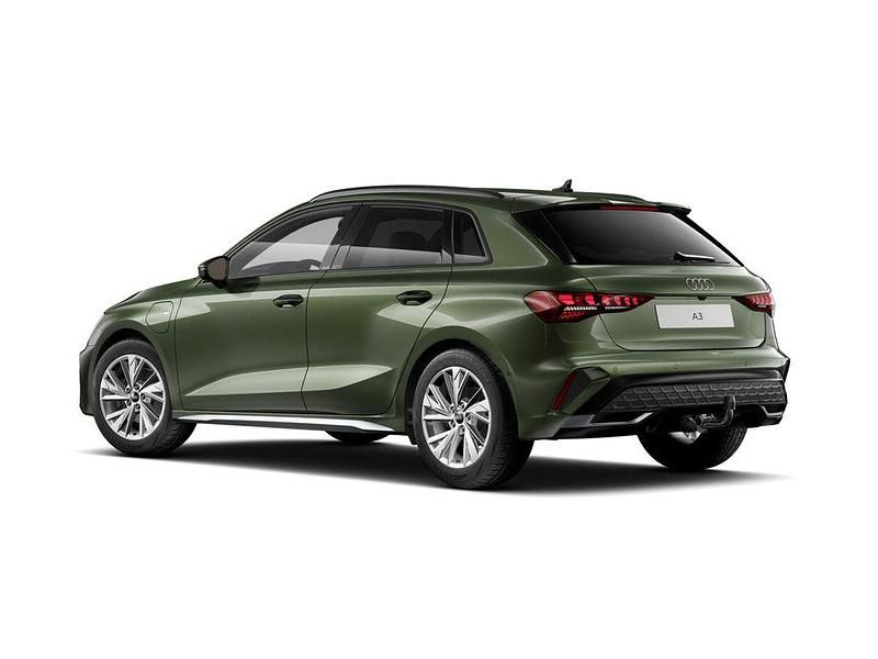 Gebraucht Audi A3 S-Line 204 PS (150 kW) 2025 Distriktgrün metallic Limousine
