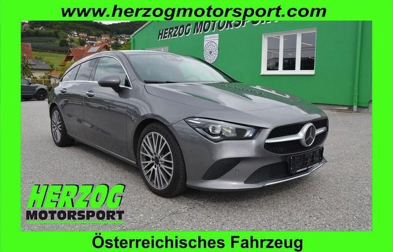 Grau Gebraucht 2021 Mercedes 220 Limousine | 26.940 € (Guter Preis) - Bild 1/4
