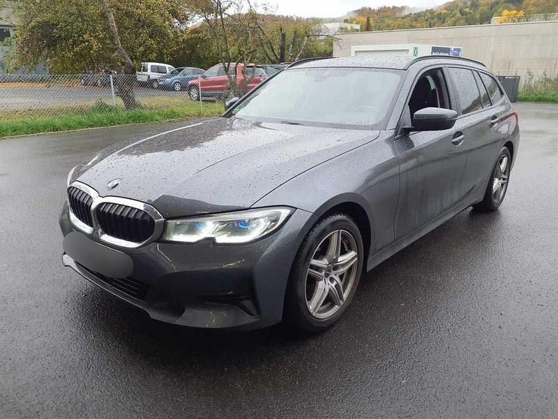 Gebraucht BMW 320 Advantage 190 PS (139 kW) 2022 Mineralgrau (metallic) Kombi