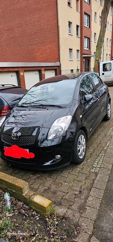 Schwarz Gebraucht 2006 Toyota Yaris Limousine | 5.450 € (Fairer Preis) - Bild 1/4