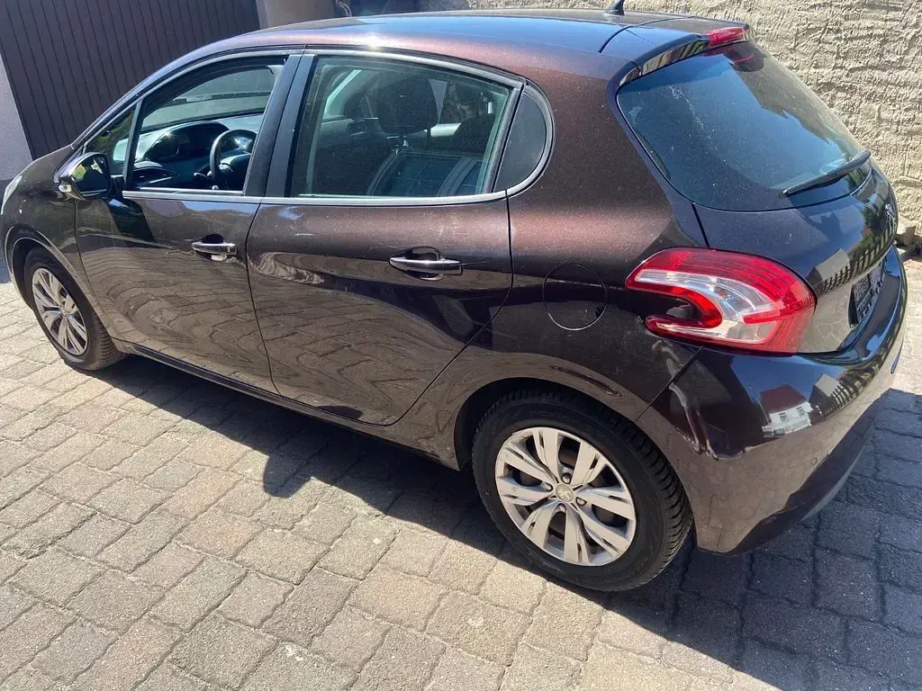 Gebraucht Peugeot 208 Active 68 PS (50 kW) 2013 Kleinwagen