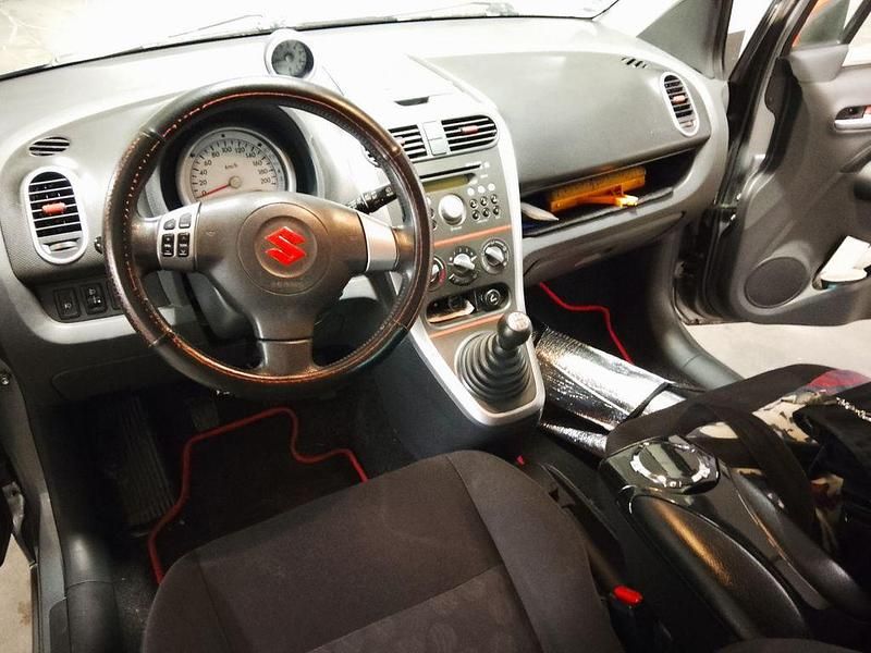 Grau Gebraucht 2009 Suzuki Splash Comfort Kleinwagen | 2.690 € (Fairer Preis) - Bild 1/4