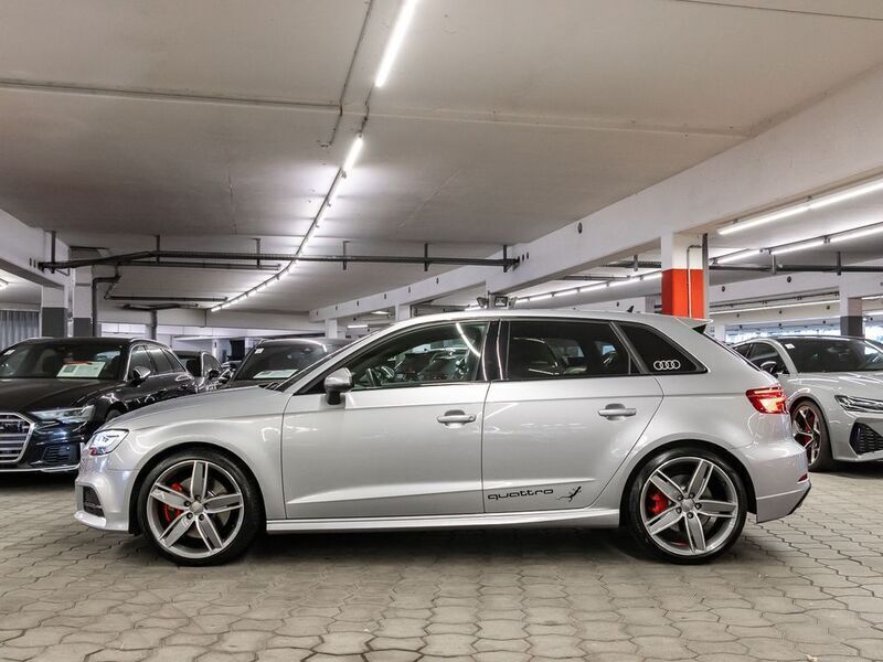 Gebraucht Audi S3 Design 300 PS (220 kW) 2019 Florettsilber metallic Limousine