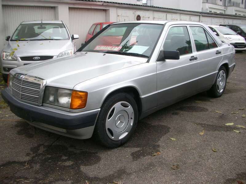 Silber Gebraucht 1991 Mercedes 190 Limousine | 3.950 € - Bild 1/4