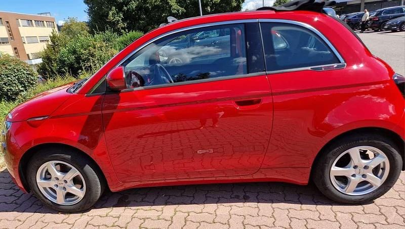 Rot Gebraucht 2021 Fiat 500e Red Limousine | 15.000 € (Superpreis) - Bild 1/4