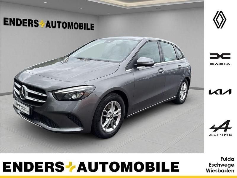 Grau Gebraucht 2019 Mercedes B180 Style Van / Kleinbus | 17.980 € (Fairer Preis) - Bild 1/4