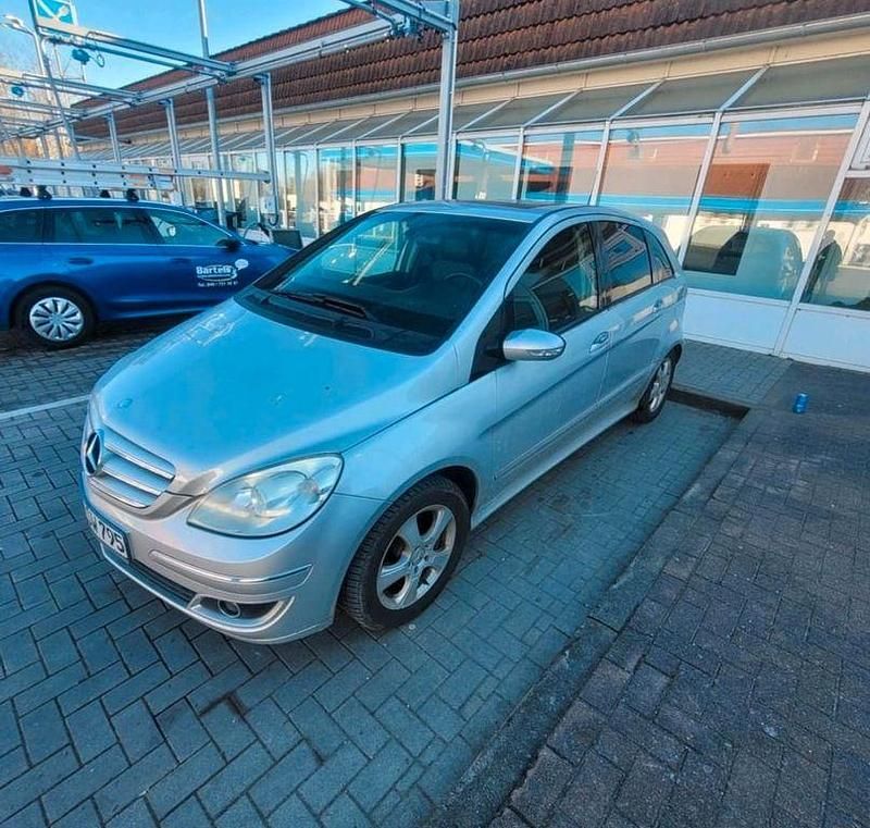 Gebraucht Mercedes B200 140 PS (102 kW) 2007 Silber Van / Kleinbus