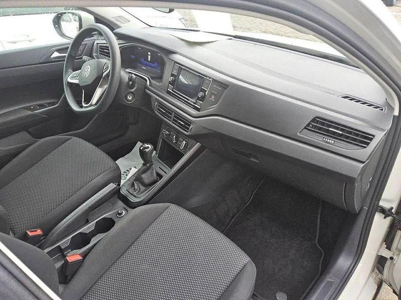 Gebraucht VW Taigo Basis 95 PS (69 kW) 2023 Grau SUV