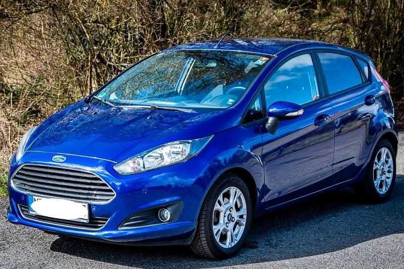 Gebraucht Ford Fiesta SYNC Edition 101 PS (74 kW) 2014 Blau Kleinwagen