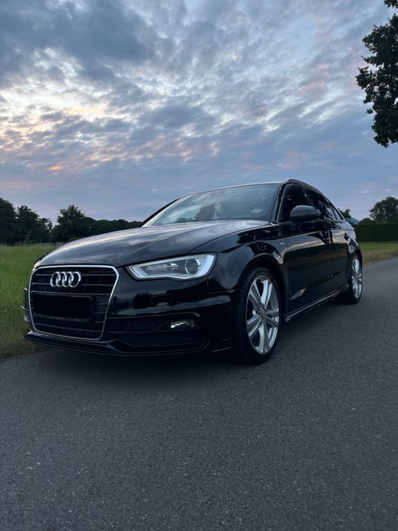 Schwarz Gebraucht 2015 Audi A3 Sportback S-line plus Limousine | 11.999 € (Etwas zu teuer) - Bild 1/4
