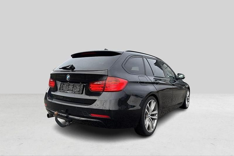 Gebraucht BMW 320 184 PS (135 kW) 2013 Schwarz Kombi