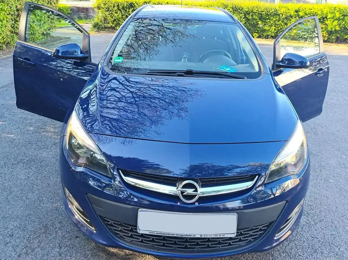 Gebraucht Opel Astra Edition 116 PS (85 kW) 2016 Blau Kombi