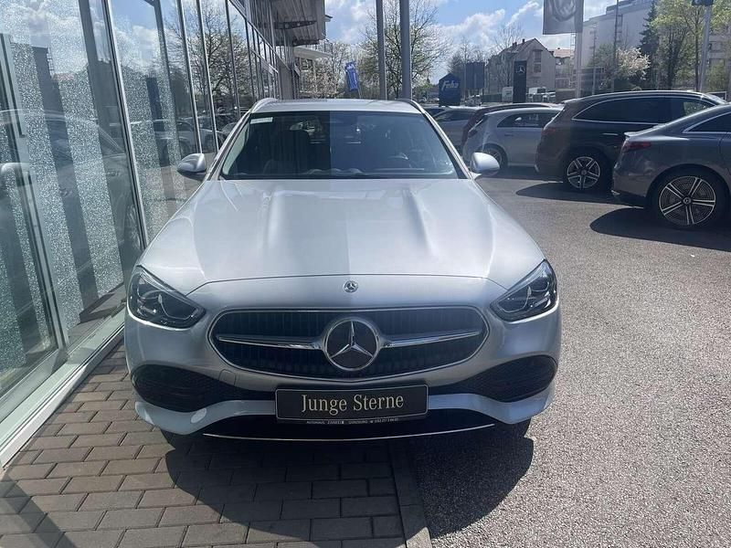 Gebraucht Mercedes C180 Avantgarde 170 PS (125 kW) 2025 Lack hightechsilber Kombi