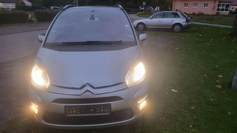 Silber Gebraucht 2011 Citroën C4 Picasso Exclusive Van / Kleinbus | 1.799 € (Superpreis) - Bild 1/4