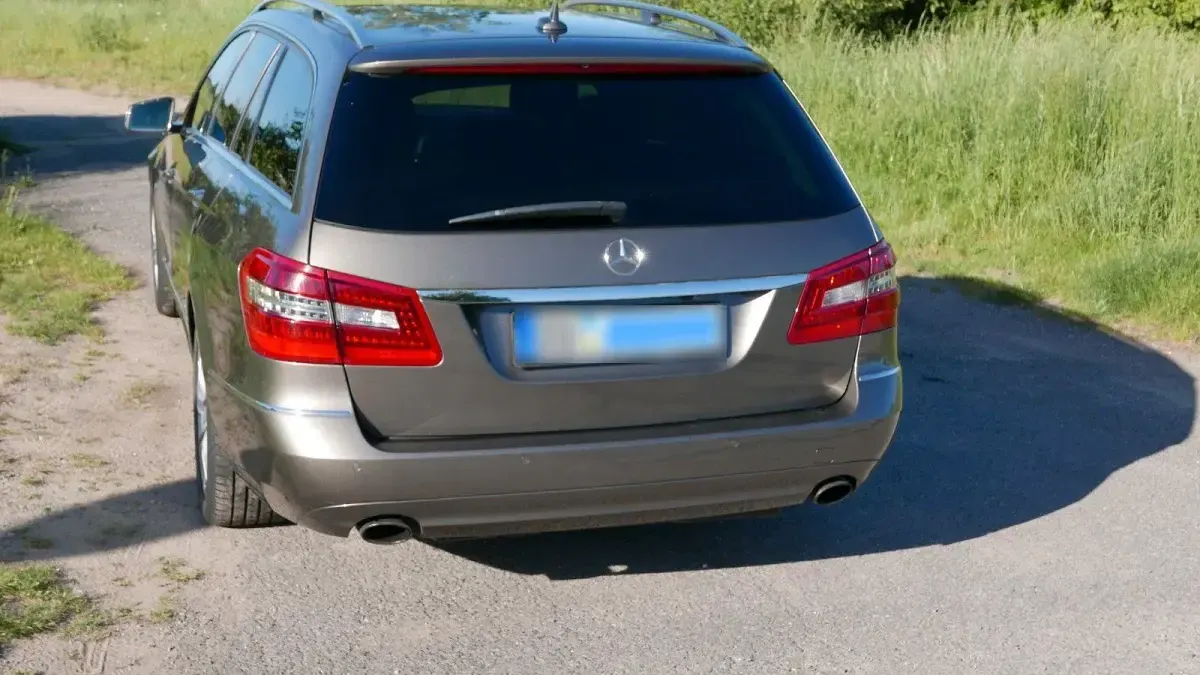 Gebraucht Mercedes E350 Elegance 265 PS (194 kW) 2011 Grau Limousine