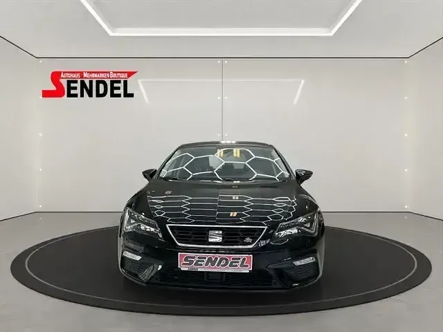 Używany Seat Leon FR 125 KM (91 kW) 2018 Czarny Sedan/Limuzyna