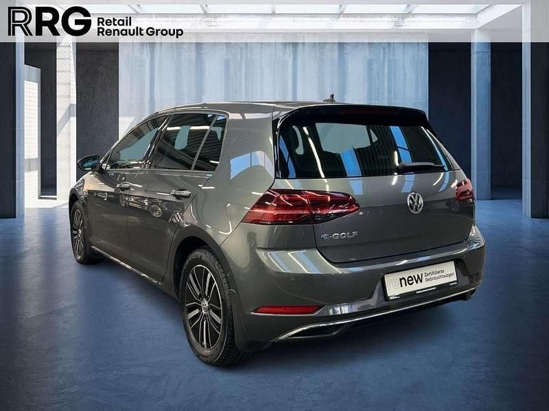 Gebraucht VW e-Golf 100 kW (136 PS) 2020 Indiumgrau metallic Kleinwagen