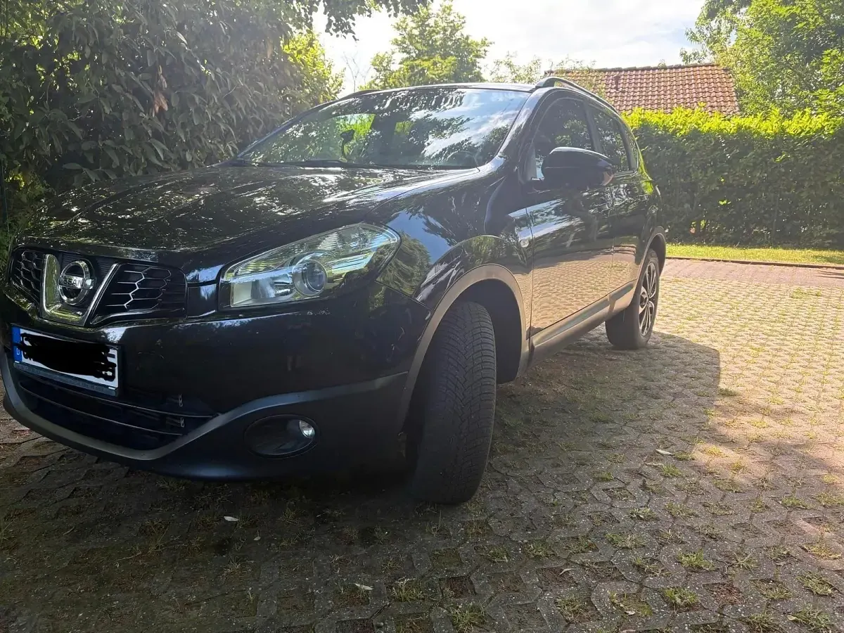 Gebraucht Nissan Qashqai 131 PS (96 kW) 2013 Schwarz SUV