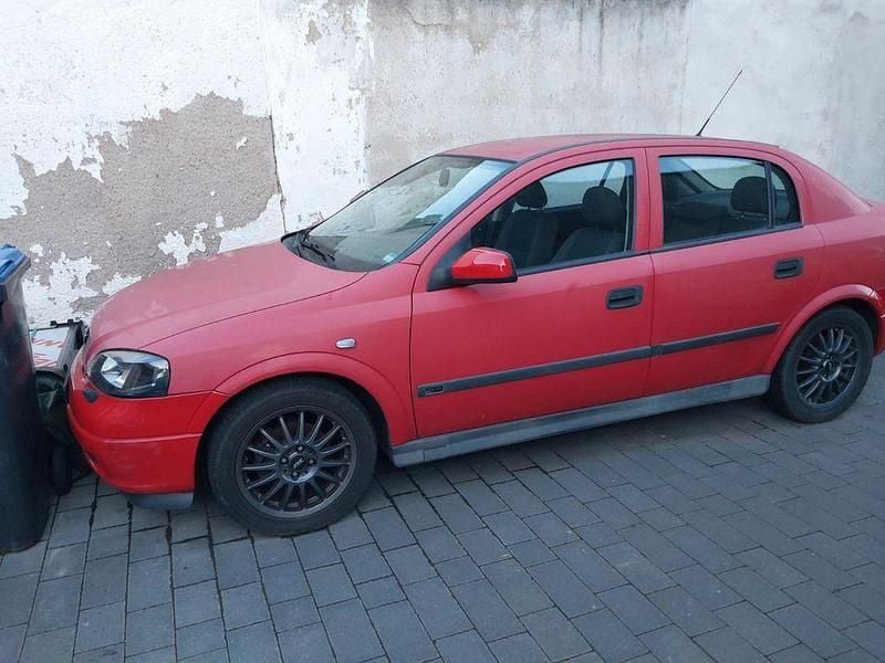 Gebraucht Opel Astra Selection 101 PS (74 kW) 2001 Rot Limousine