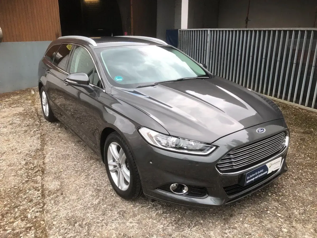 Gebraucht Ford Mondeo Titanium 120 PS (88 kW) 2016 Grau Kombi