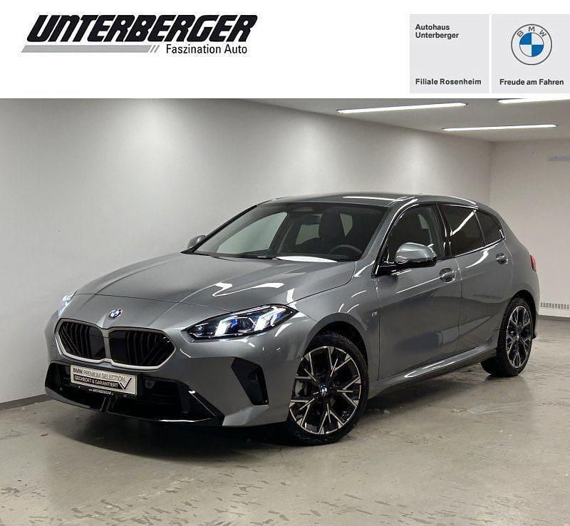 Skyscraper grau Gebraucht 2024 BMW 120 Sport Line Kleinwagen | 35.850 € (Guter Preis) - Bild 1/4