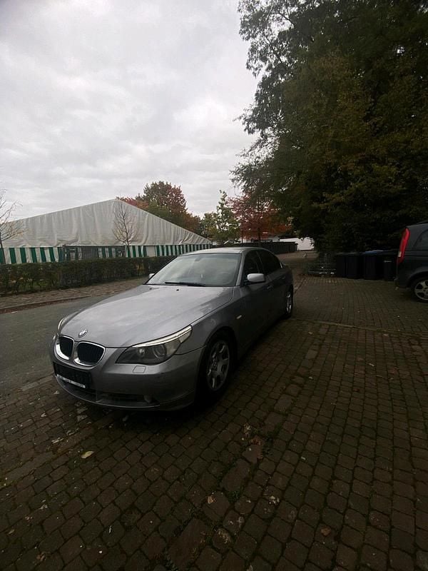 Gebraucht BMW 525 177 PS (130 kW) 2004 Grau Limousine