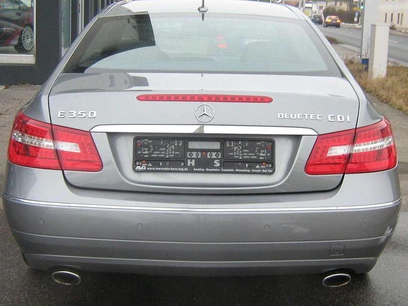 Gebraucht Mercedes E350 Avantgarde 265 PS (194 kW) 2012 Palladiumsilber metallic Coupé