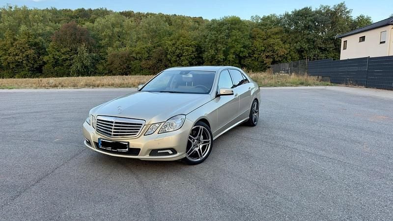 Gebraucht Mercedes E500 388 PS (285 kW) 2009 Beige Limousine