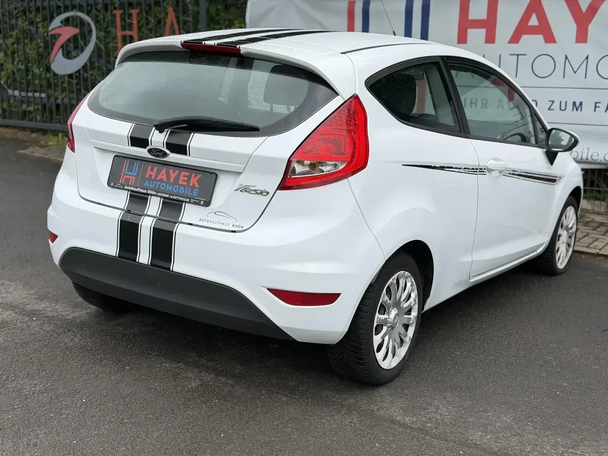 Gebraucht Ford Fiesta 60 PS (44 kW) 2011 Weiß Limousine