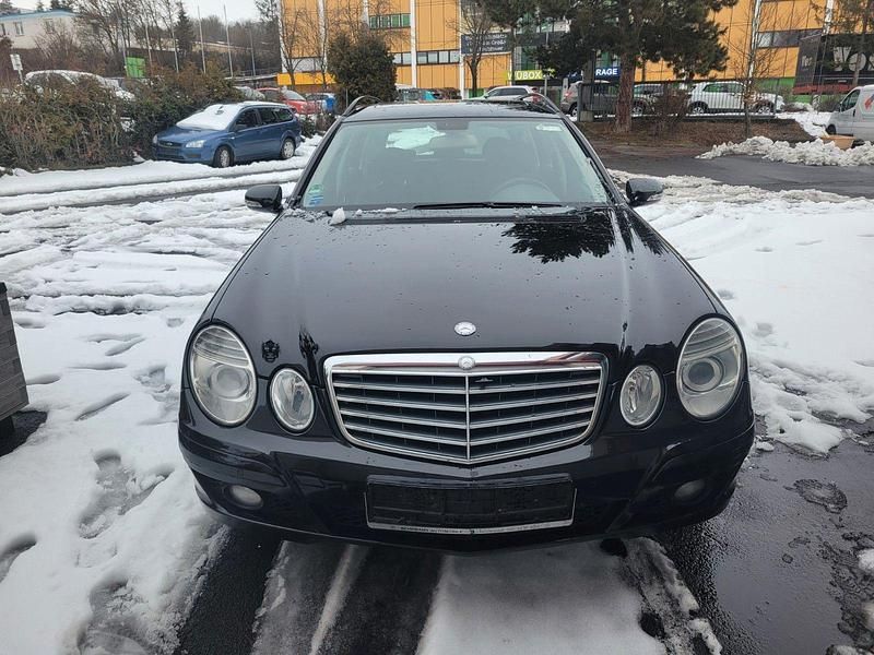 Schwarz Gebraucht 2007 Mercedes 200 Kombi | 4.200 € - Bild 1/4